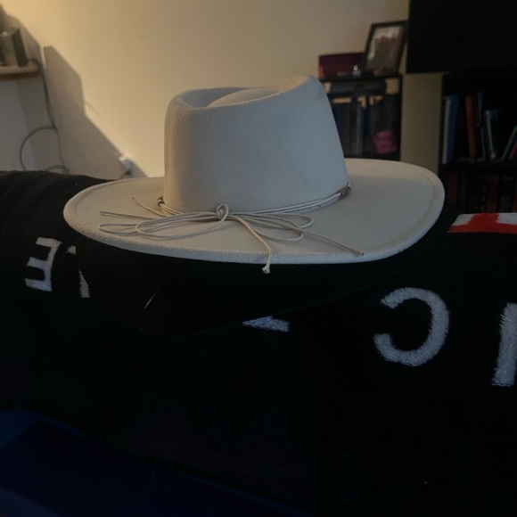 Forever 21 Cream Cowboy Hat - Picture 2 of 2